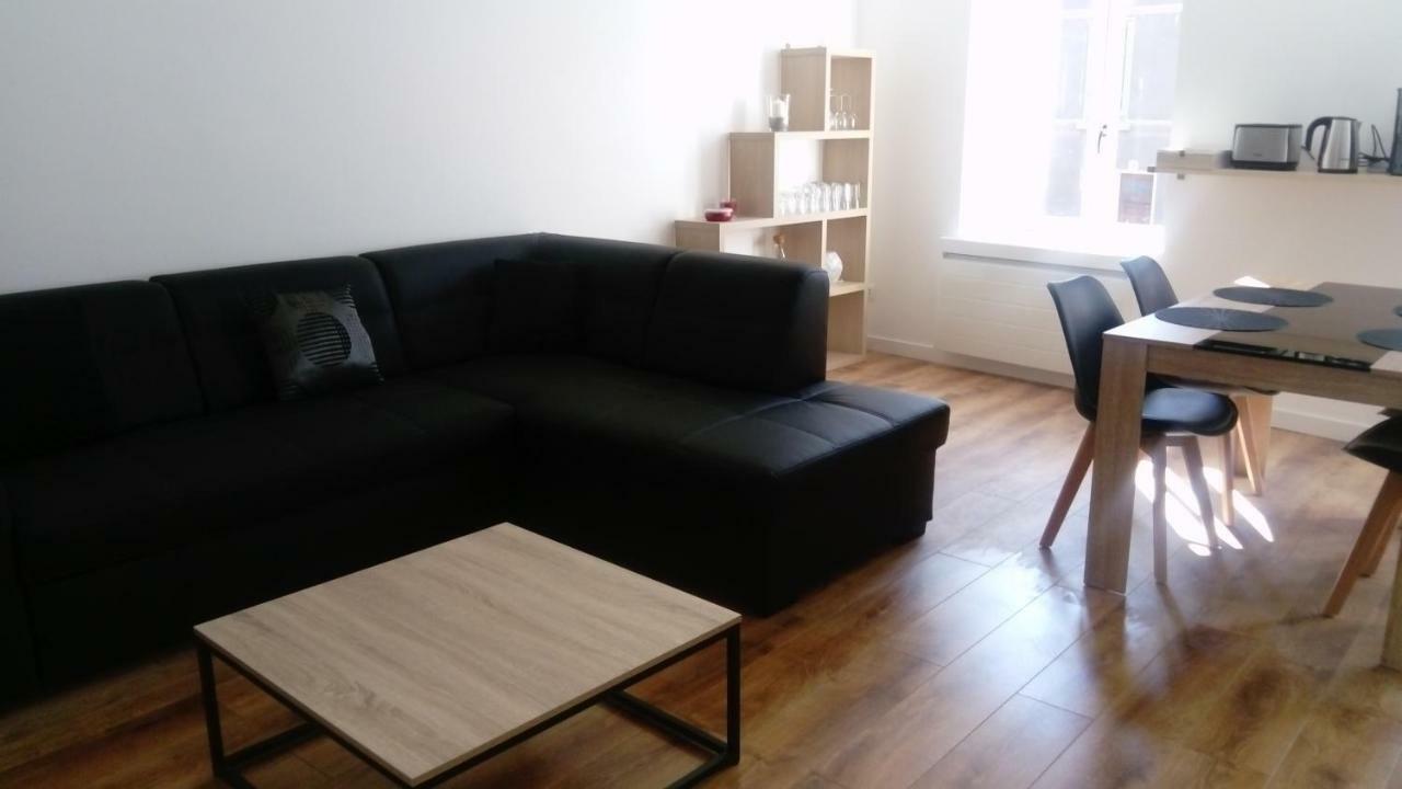 Gite Les 3 Tours 1E Etage การ์กาซอน ภายนอก รูปภาพ